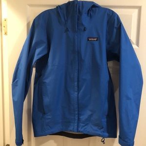 Patagonia men’s Torrentshell rain jacket